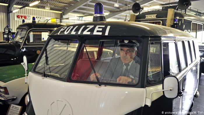 Хиппимобиль на службе полиции - минивэн VW T1 1964 года