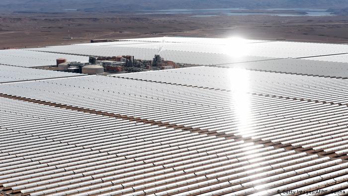 Солнечная электростанция близ города Уарзазат в Марокко.