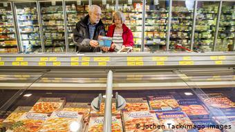 Большой выбор замороженных пицц в немецком супермаркете 