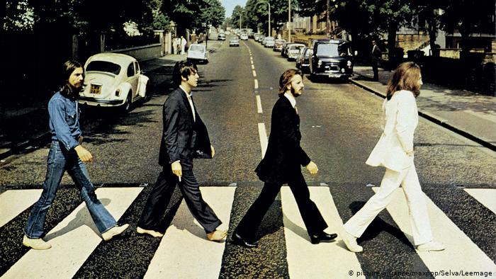 Фотография обложки альбома группы Битлз Abbey Road
