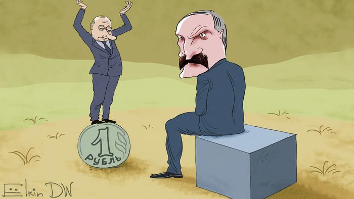Путин стоит на монете в 1 рубль перед Лукашенко, который смотрит в другую сторону