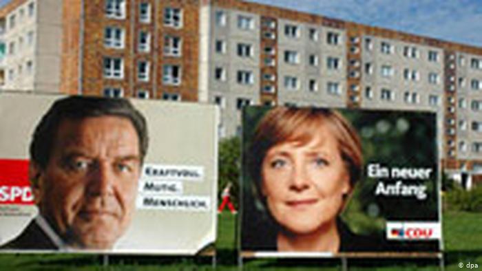 Агитация на выборах в бундестаг в 2005 году: плакат СДПГ с портретом Шредера (слева) и плакат ХДС с портретом Меркель