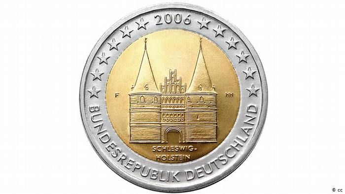 Голштинские ворота на немецкой монете в 2 евро 2006 года