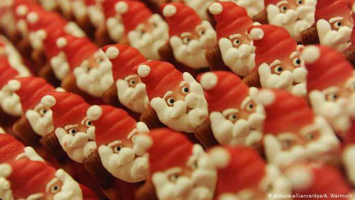 Марципановые Деды Морозы в Любеке