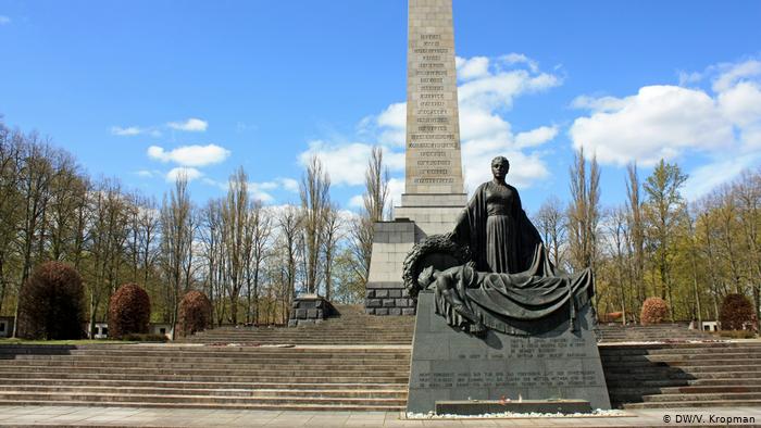 Кладбище-памятник воинам Советской армии в берлинском Панкове 