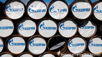 Трубы с логотипом Газпрома