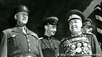 Маршал Жуков (справа) в Берлине в 1945 году