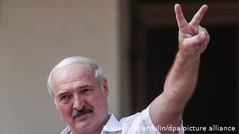 Александр Лукашенко на митинге своих сторонников в Минске 16 августа 2020 года