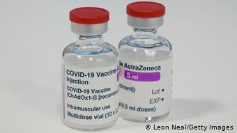 Ампулы с вакциной AstraZeneca
