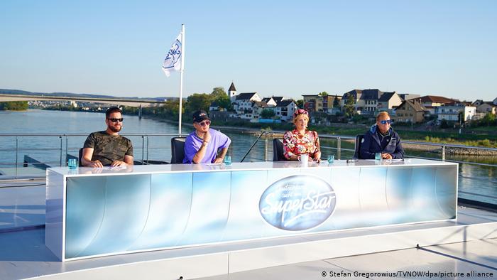 Жюри телешоу Германия ищет суперзвезду (крайний слева - Михаэль Вендлер)