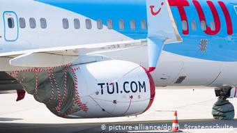 Один из самолетов концерна TUI припаркован и законсервирован в аэропорту Ганновера из-за спада в отрасли