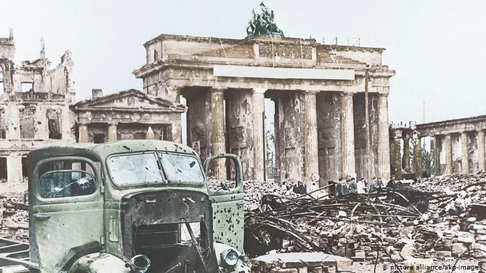 Бранденбургские ворота после Второй мировой войны