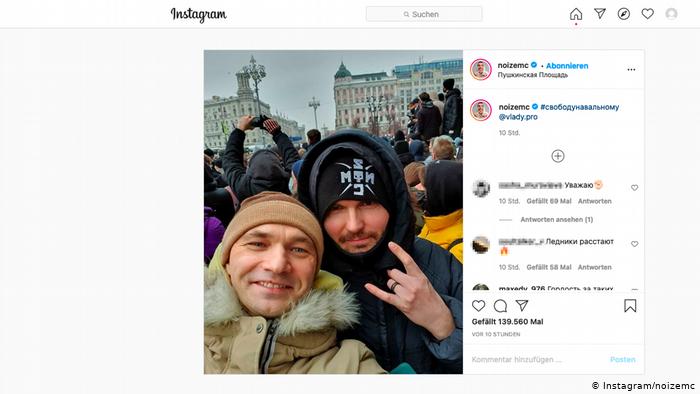 Screenshot Instagram Rapper Noize MC und Vladi Kasta auf einer Protestdemo für Nawalny