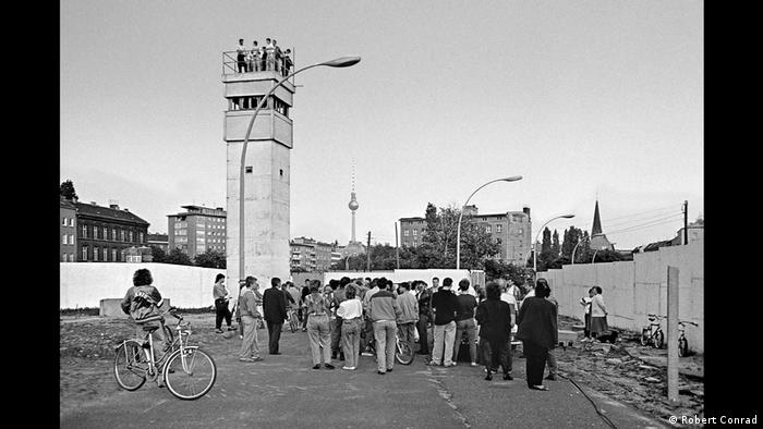 Пограничная башня у станции Нордбанхоф (апрель 1990)