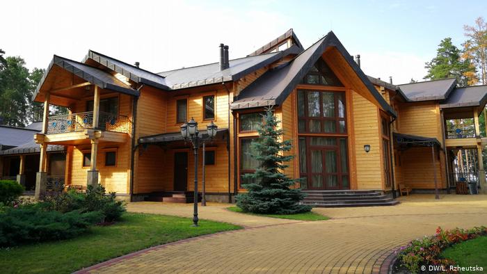 Дом на территории бывшей охотничьей резиденции Виктора Януковича Сухолучье