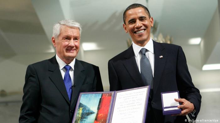 Барак Обама получает Нобелевскую премию мира
