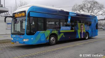 Городской автобус на водородном топливе в немецком Висбадене
