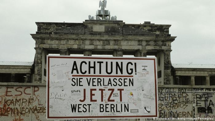 Внимание, вы покидаете Западный Берлин!