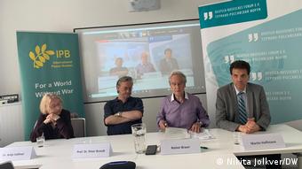 На пресс-конференции в Берлине 21 июня: Антье Фольмер, Петер Брандт, Райнер Браун и Мартин Хоффман (слева направо)