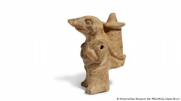 Skulptur eines Händlers mit Nasenbär-Kopf, Foto: Historisches Museum der Pfalz/Ricky López Bruni