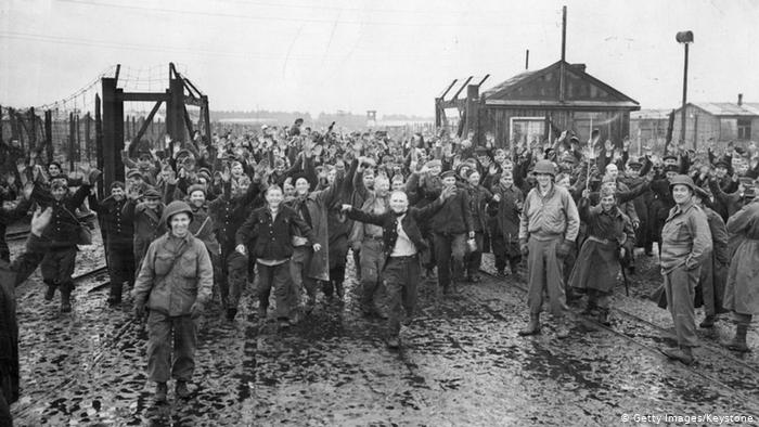 В шталаге 326 Штукенброк содержались 30 тысяч советских военнопленных. Когда 9 апреля 1945 года лагерь освободили американцы, в живых оставались только 9 тысяч