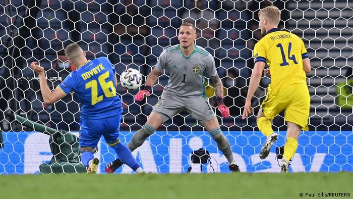 Артем Довбик забил победный гол в матче Украина - Швеция