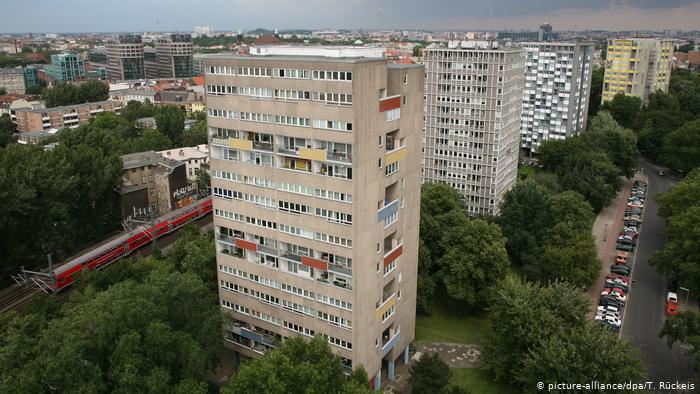 Жилые многоэтажные дома в Ганзейском квартале в Берлине
