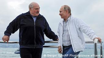 Лукашенко и Путин на палубе корабля 