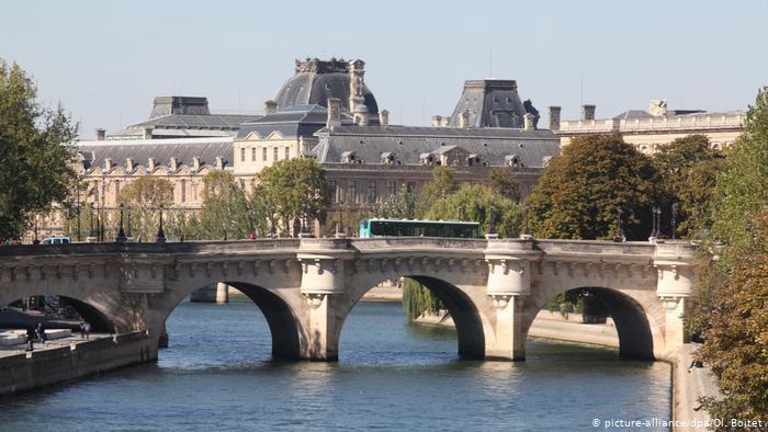 Мост Пон-Нёф, Париж 
