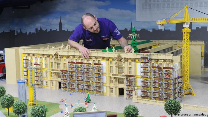 Берлинский Городской дворец из конструктора Lego 