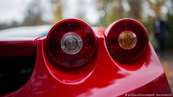 Просто красивая деталь: задние фонари Ferrari Enzo.