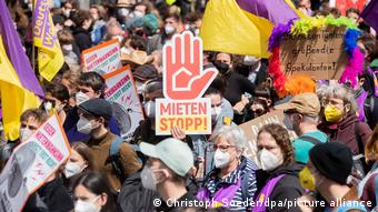 Демонстрация против завышенных цен на жилье и высокой квартплатыв Берлине, май 2021 года