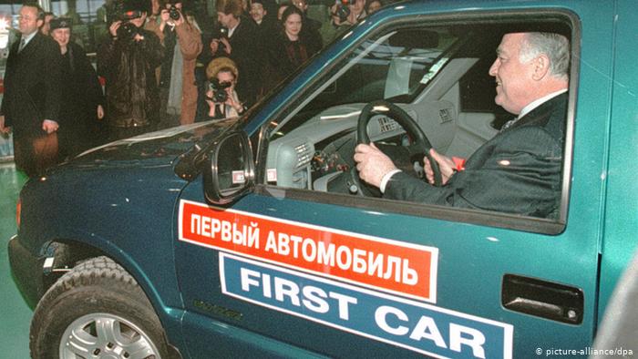 Виктор Черномырдин за рулем первого Шевроле Блейзер