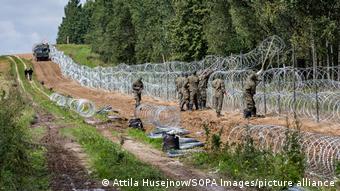 Варшава строит забор вдоль границы с Беларусью высотой 2,5 метра