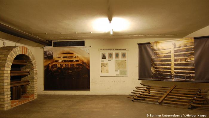 Экспозиция Берлинских подземелий в бункере на станции метро Гезундбруннен