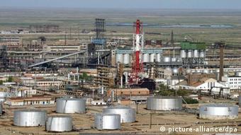 Атырауский нефтеперерабатывающий завод в Казахстане