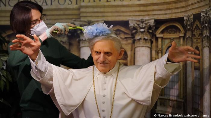 Папа римский Бенедикт XVI - в собственном гамбургском Ватикане