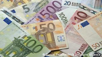 Евро в купюрах разного достоинства