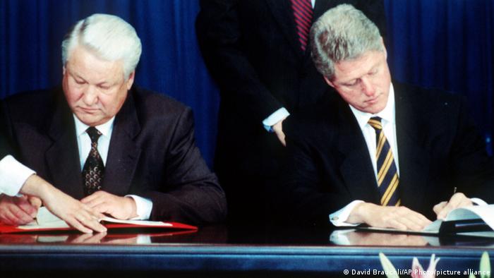 Президенты России и США Борис Ельцин и Билл Клинтон
