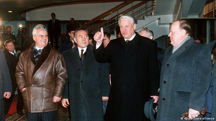 Леонид Кравчук, Нурсултан Назарбаев, Борис Ельцин и Станислав Шушкевич во время официального основания СНГ в Алматы.
