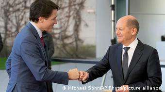 Премьер-министр Канады Джастин Трюдо и канцлер ФРГ Олаф Шольц на встрече в Берлине, 9 марта 2022 года