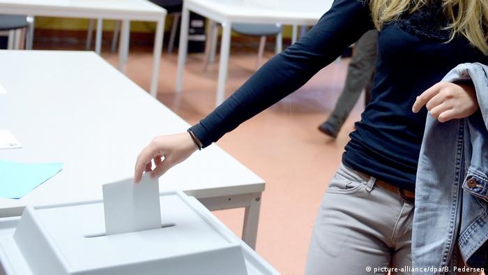 Участвовать в голосовании на выборах в бундестаг немцы могут с 18 лет