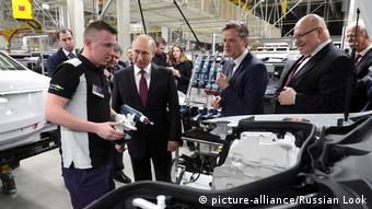 Апрель 2019 года: Владимир Путин на заводе Mercedes-Benz в подмосковном Есипово