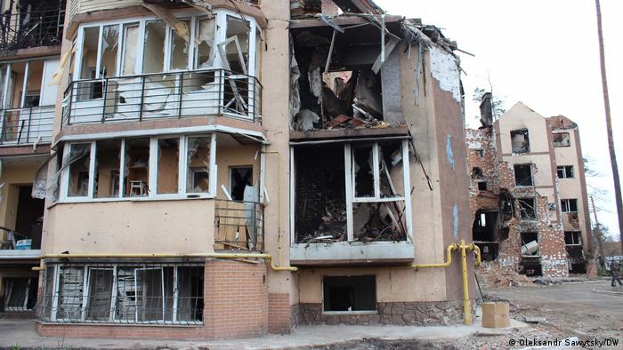 По данным спутникового центра ООН Unosat на 31 марта, во время оккупации Ирпеня, российские войска повредили как минимум 1060 объектов жилой и социальной инфраструктуры - это 71 процент всех построек на территории города.