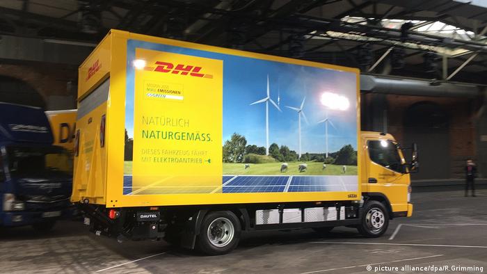 Компания экспресс-доставки DHL получила первый грузовой Daimler Fuso eCanter в конце 2017 года