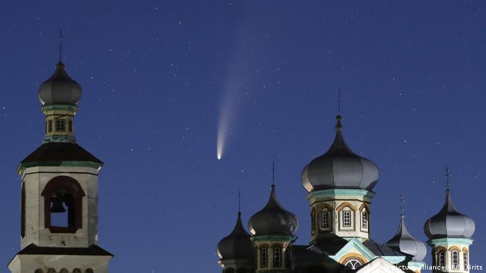 Комета NeoWise в небе над Минском