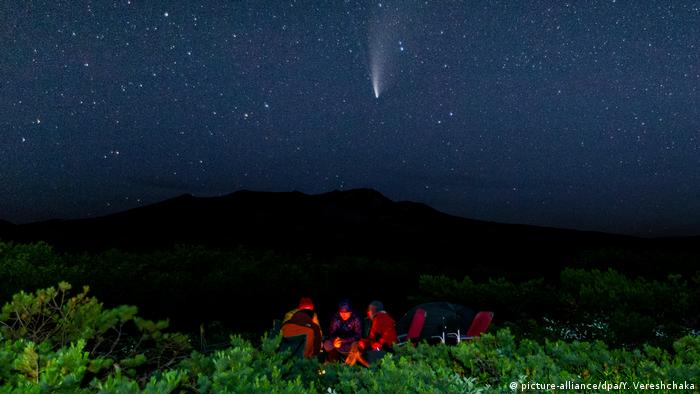 Комета NeoWise в небе над Камчаткой