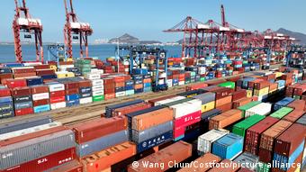 контейнеры в одном из портов Китая