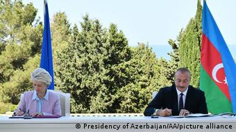 Баку, 18 июля 2022 года. Урсула фон дер Ляйен и Ильхам Алиев подписывают газовый договор
