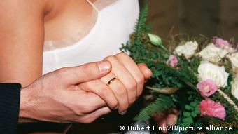 Все больше людей старше 30 в Германии предпочитают не заключать брак